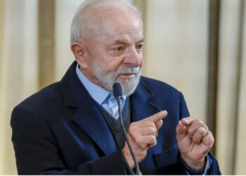 ”Não me conformo com a taxação imposta por Trump”, diz Lula