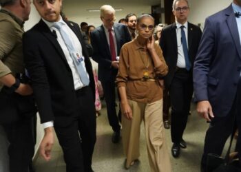 Marina abandona sessão no Senado após bate-boca sobre rodovia na Amazônia