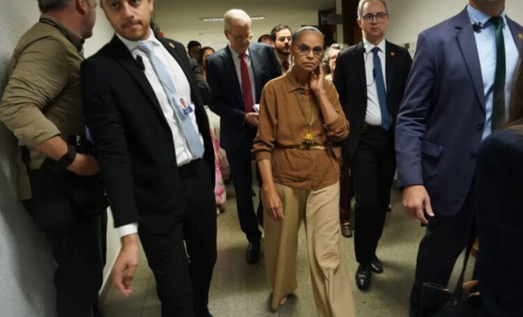 Marina abandona sessão no Senado após bate-boca sobre rodovia na Amazônia