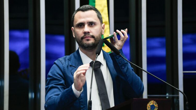 ”Congresso é um ninho de prostituição”, diz senador Cleitinho em discurso explosivo no Senado