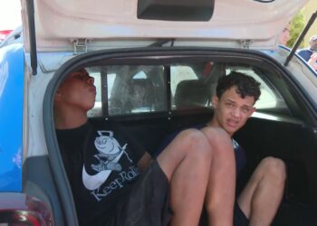  ‘Eu não te criei para isso. É o presente que me deu no Dia das Mães?’, chora mulher ao ver filho sendo preso no RJ