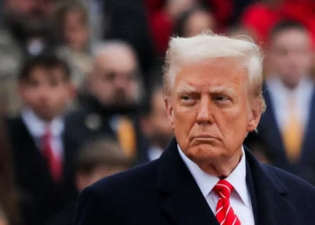 Trump diz que “é difícil pedir que Israel pare” de atacar o Irã