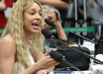 Oposição quer cassar o mandato de Erika Hilton por contratação de maquiadores