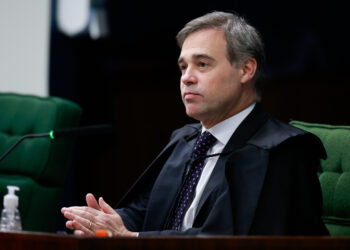 Mendonça diz que remover perfis de redes sociais é censura