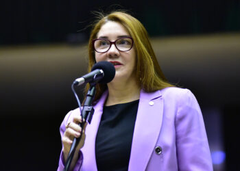 Mais uma deputada diz que entrará em greve de fome após decisão do STF