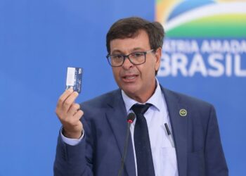 Moraes transformou Gilson Machado na nova “Debora do batom”