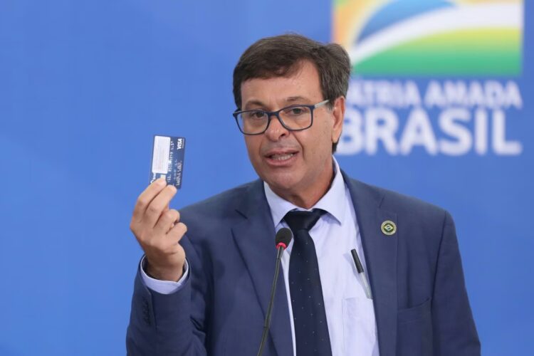 Moraes transformou Gilson Machado na nova “Debora do batom”