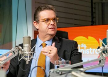 FARRA DO INSS: Até sogro do ministro da Previdência do governo Lula teve desconto indevido