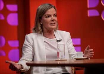 Gleisi diz que sanções dos EUA a juízas violam soberania do TPI