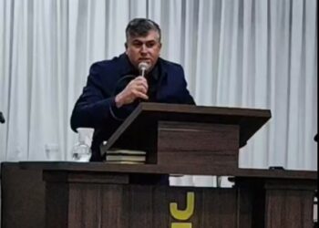 Pastor passa mal e morre durante pregação transmitida ao vivo, em SC