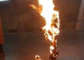 Morr3 homem que ateou fogo em si mesmo em estação de metrô em SP