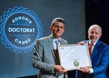 Lula recebe título de Doutor Honoris Causa da Universidade Paris 8