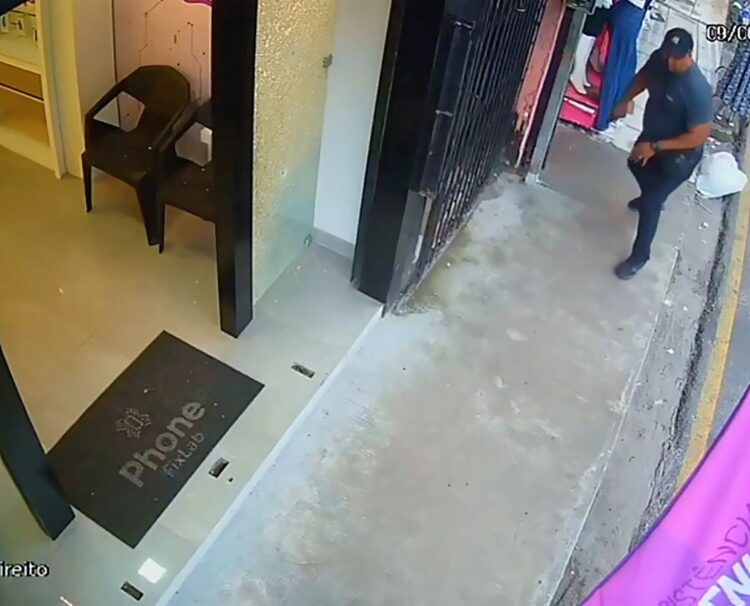  Terror em loja de celulares no Castanheira: assaltantes fazem reféns e trocam tiros com segurança