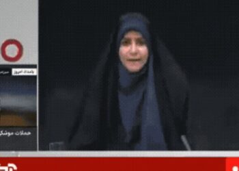 Israel ataca TV estatal do Irã durante transmissão ao vivo; Irã fala em ‘crime de guerra’