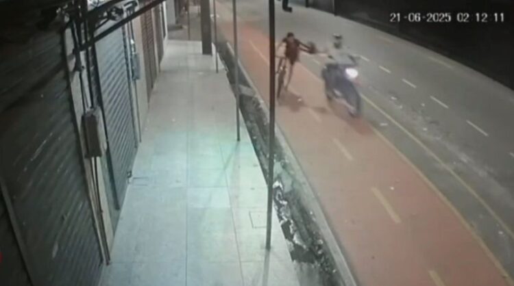 Jovem é derrubado violentamente durante roubo na ciclofaixa da Avenida Providência, em Ananindeua