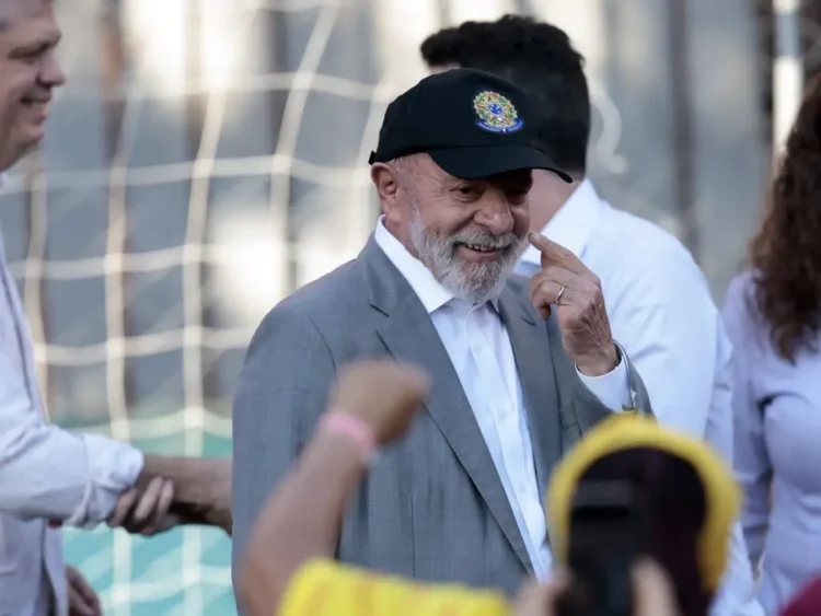 Lula anuncia acordo de moradia para desocupar Favela do Moinho