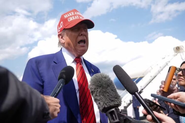 Trump exige que “todo mundo” mantenha o preço do petróleo baixo