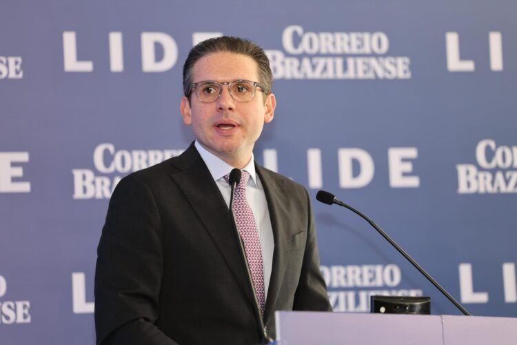 Não presido a Câmara para servir a projeto político do governo, diz Motta