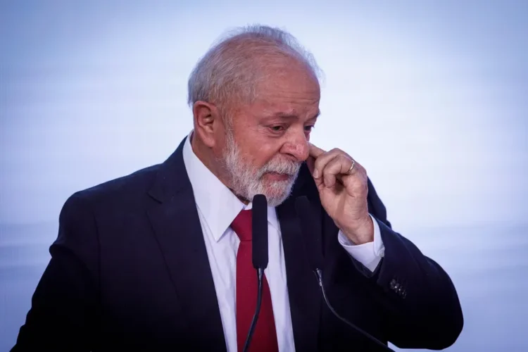 Governo decide aumentar mistura do etanol na gasolina; medida vale a partir de agosto