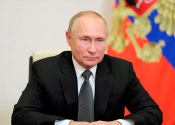 Rússia comemora suspensão do envio de armas dos EUA à Ucrânia