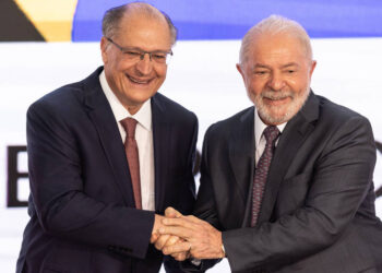 Lula avalia plano de contingência ao tarifaço enquanto governo tenta negociar com os EUA