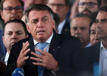 Bolsonaro volta a passar mal e cancela agenda política em Brasília