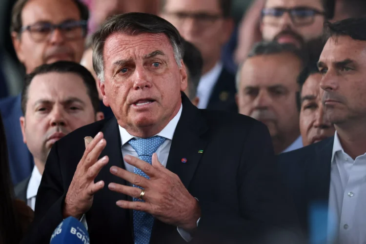Bolsonaro volta a passar mal e cancela agenda política em Brasília
