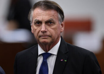 Bolsonaro se irrita com notícia polêmica dada pela Jovem Pan: “Não procede”