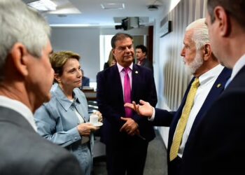 Senado gasta R$ 500 mil com comitiva aos EUA para discutir tarifaço