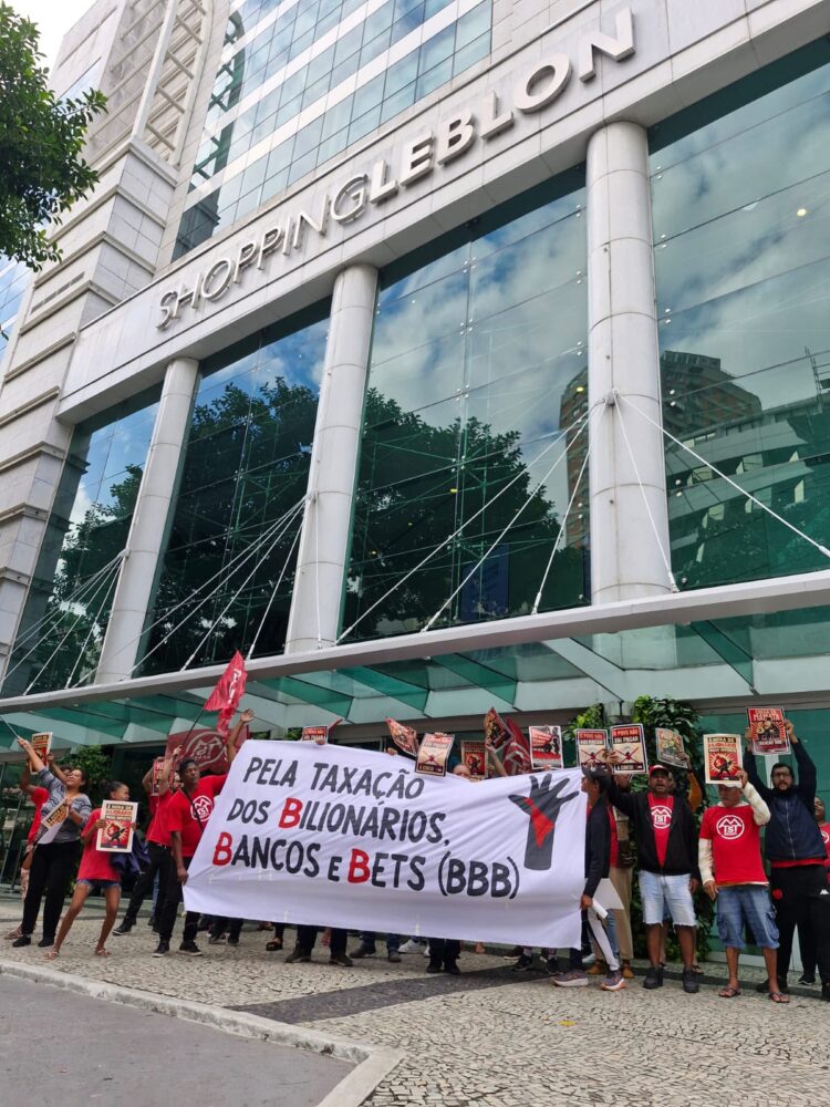 MST protesta em shopping luxuoso onde Janja foi às compras, no RJ