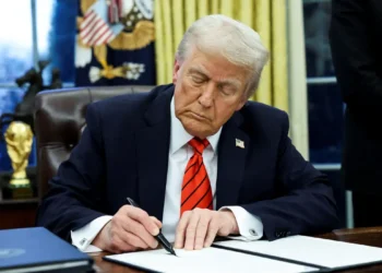 Trump anuncia tarifa de 30% sobre importações do México e da União Europeia