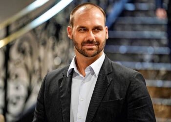 Eduardo Bolsonaro diz que decisão de Moraes é “arbitrária e criminosa”