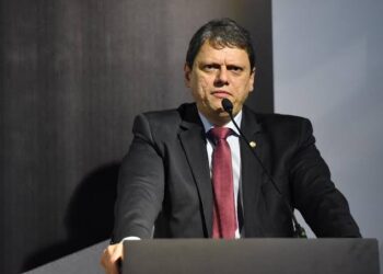 Tarcísio diz que Lula não tem “interlocução” para resolver tarifas de Trump