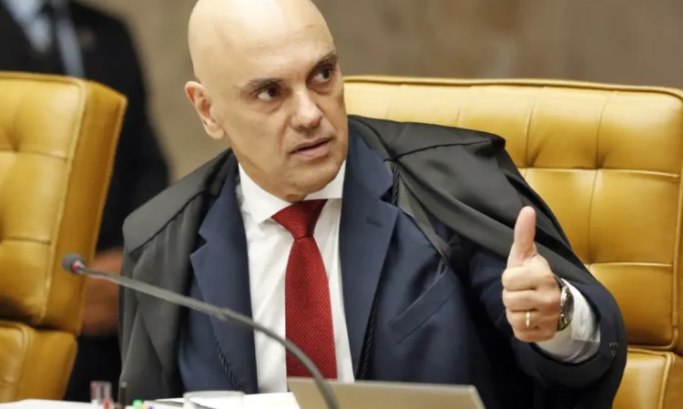 Moraes diz que redes sociais fizeram lavagem cerebral sobre liberdade de expressão