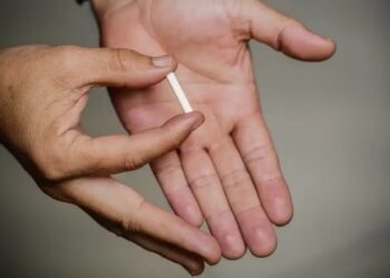 Implante contraceptivo será ofertado no SUS ainda neste ano, diz ministro