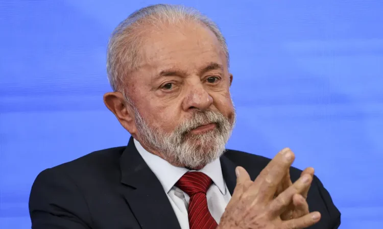 Lula chama Bolsonaro de ‘rato’ e diz que ex-presidente fugiu para escapar de punição