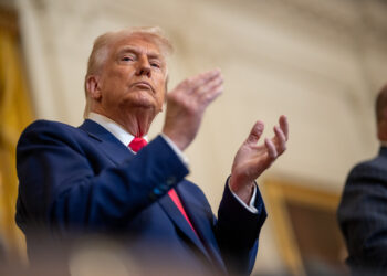 Governo Trump tem plano de sanções graduais contra autoridades do Brasil, diz analista da CNN