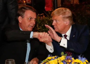 Trump volta a defender Bolsonaro: “Deixem o grande ex-presidente do Brasil em paz”