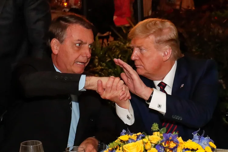 Trump volta a defender Bolsonaro: “Deixem o grande ex-presidente do Brasil em paz”