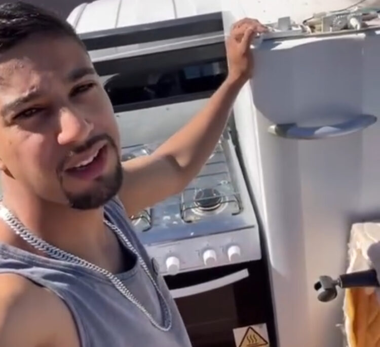 “Mãe, eu tô voltando”: vídeo de rapaz retornando para a casa da mãe após separação repercute nas redes