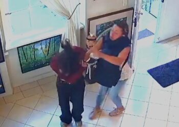 Estudante é agredida na rua por estar sem sutiã: “Você vai morrer”