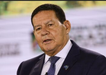 “Não aceito que Trump venha meter o bedelho”, diz Mourão