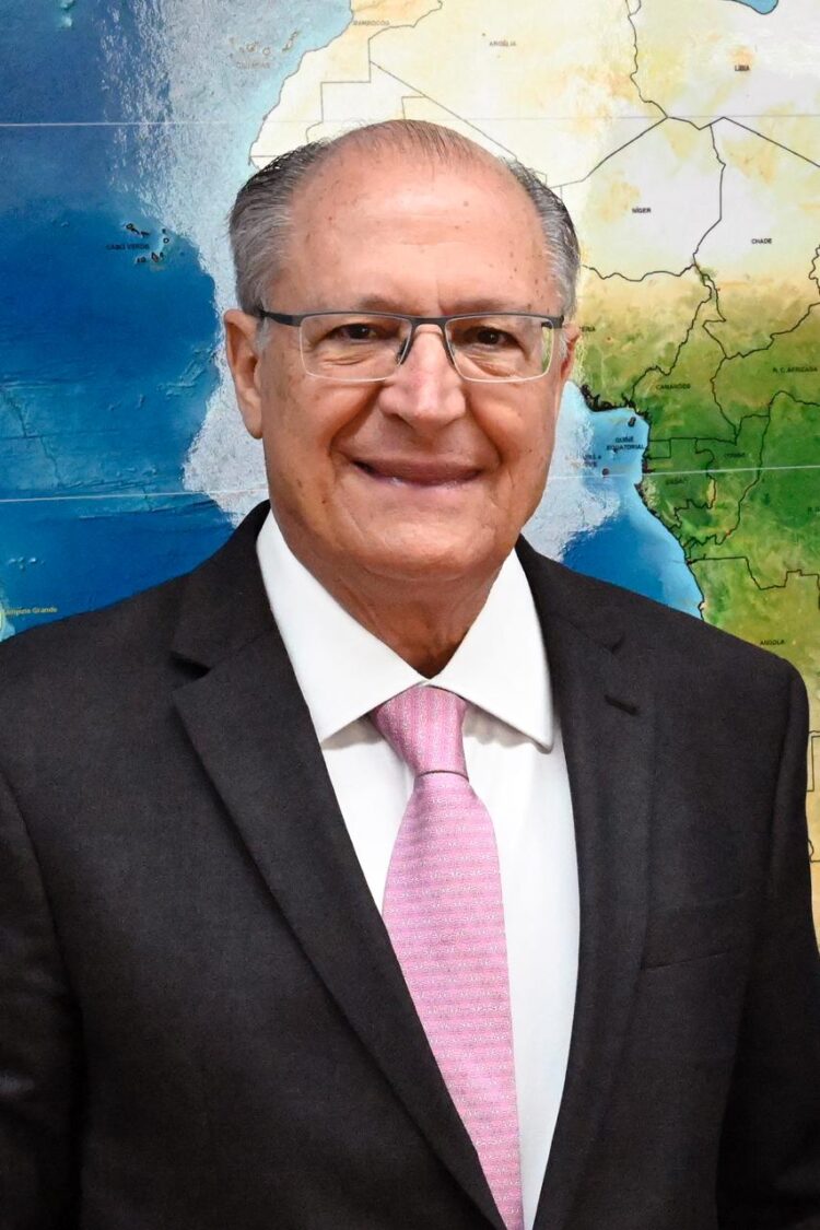 Alckmin diz que considera pedir a Trump mais prazo para negociar taxas