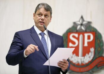 Tarcísio após crítica de Haddad: “Cabe a ele falar menos e trabalhar mais”