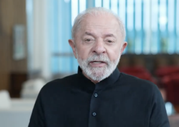 Lula culpa “quadrilhas montadas no governo passado” por rombo no INSS e anuncia devolução de valores a aposentados