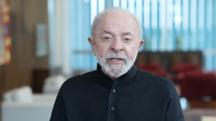 Lula culpa “quadrilhas montadas no governo passado” por rombo no INSS e anuncia devolução de valores a aposentados