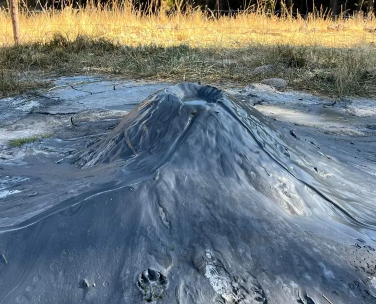 ‘Menor vulcão do mundo’ é descoberto no Peru com 60 cm de altura