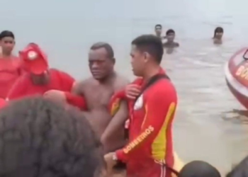 Homem tenta atravessar de Outeiro até Cotijuba nadando e é resgatado pelos bombeiros