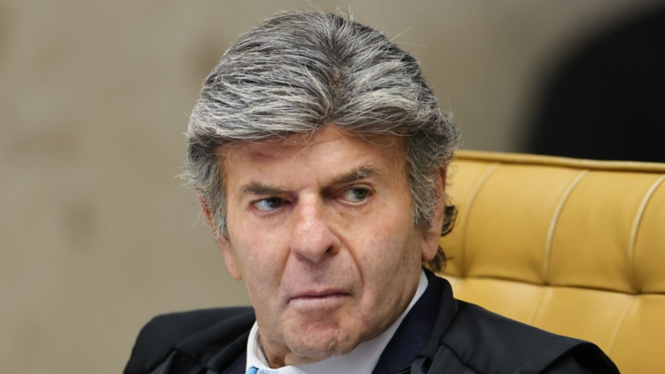Luiz Fux vota contra medidas cautelares impostas a Bolsonaro e é único ministro a discordar de Moraes
