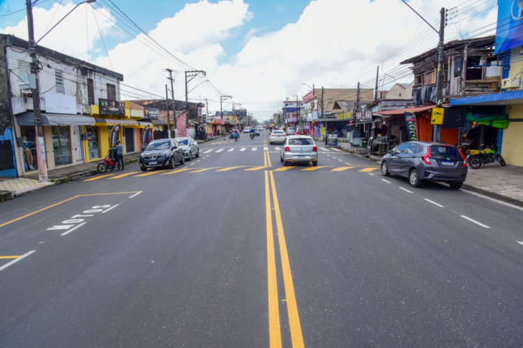 Acidente envolvendo UTI móvel interdita parte da Estrada da Providência